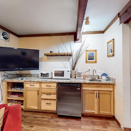 Creekside Retreat & Sierra Townhome Инклайн-Виллидж Номер фото